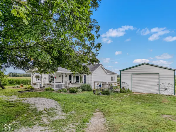 5653 S Jonesville, Columbus, IN 47201