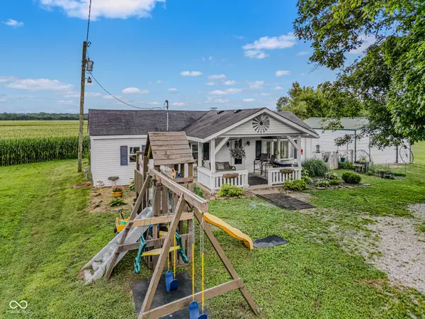 5653 S Jonesville, Columbus, IN 47201