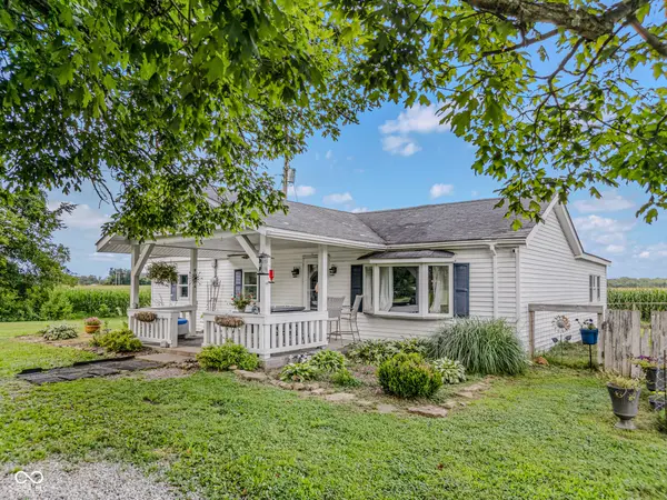 5653 S Jonesville, Columbus, IN 47201