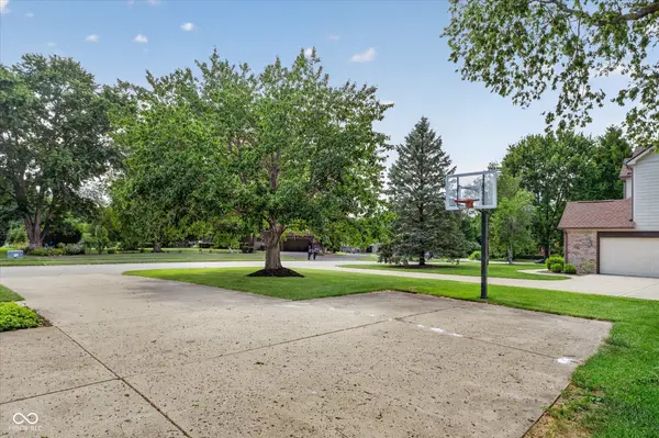 4574 Bayberry LN, Zionsville, IN 46077