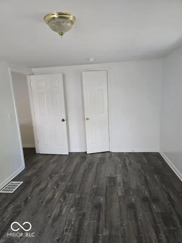 955 E Mills AVE, Indianapolis, IN 46227