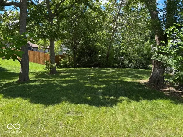 9206 Andiron DR, Indianapolis, IN 46250