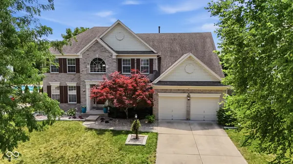 5729 Fairbourne CT, Carmel, IN 46033
