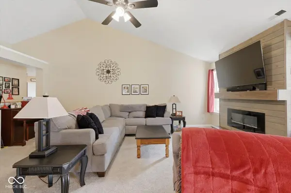 2307 Eagle Brook DR, Shelbyville, IN 46176