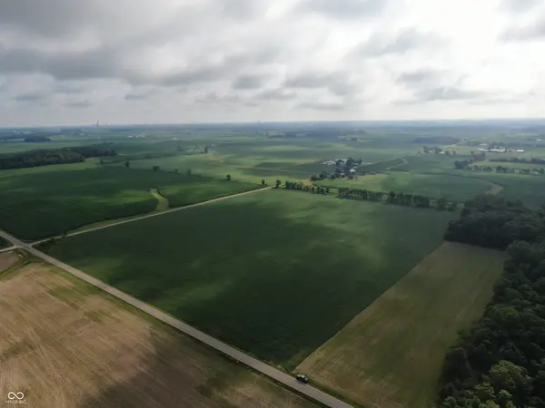 000 Carlos RD, Williamsburg, IN 47393