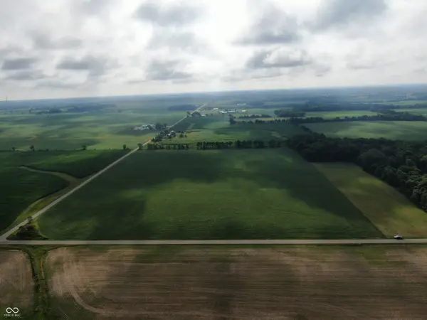 000 Carlos RD, Williamsburg, IN 47393