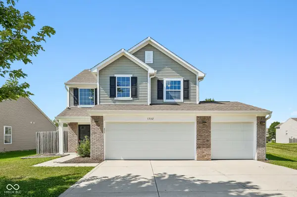 1302 Grand Canyon CIR, Franklin, IN 46131