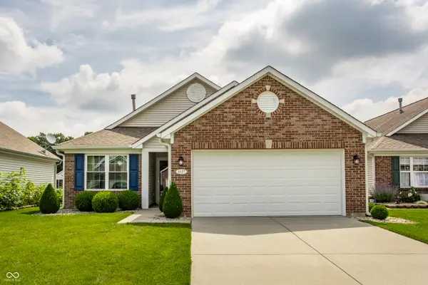 1127 Lincoln Park West DR, Greenwood, IN 46142