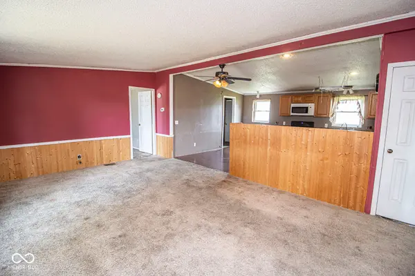 825 Rockshire CT, Gas City, IN 46933