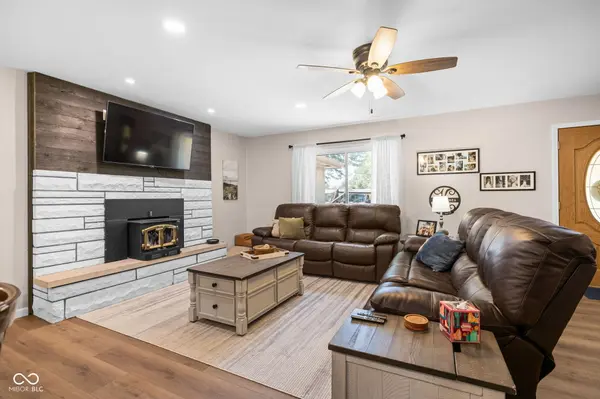 1219 Portalan DR, Greenfield, IN 46140