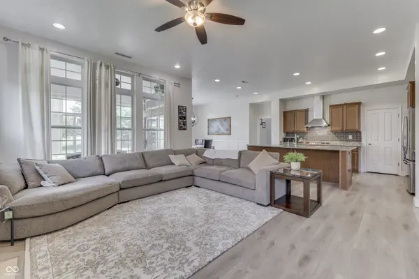6258 Royal Alley PL, Indianapolis, IN 46237
