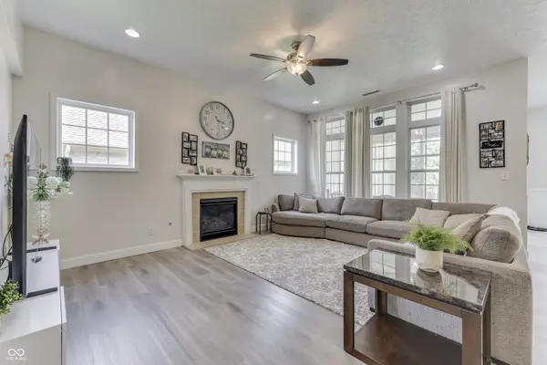 6258 Royal Alley PL, Indianapolis, IN 46237