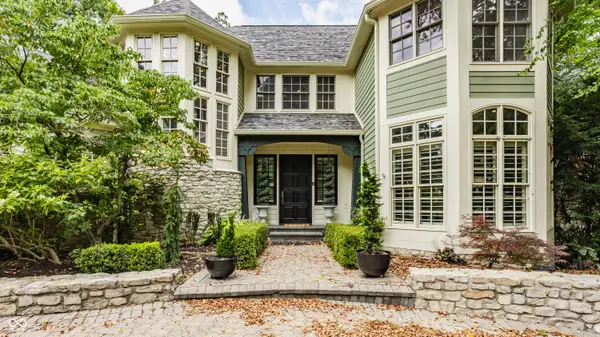 9648 Irishmans Run LN, Zionsville, IN 46077