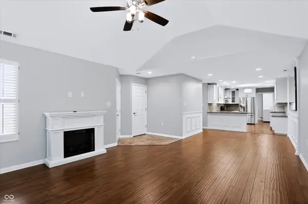 7335 Chapel Villas LN #B, Indianapolis, IN 46214