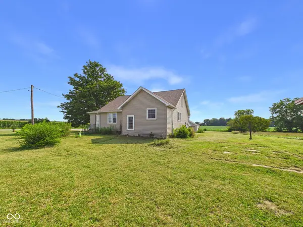 1715 E 800 N, Alexandria, IN 46001