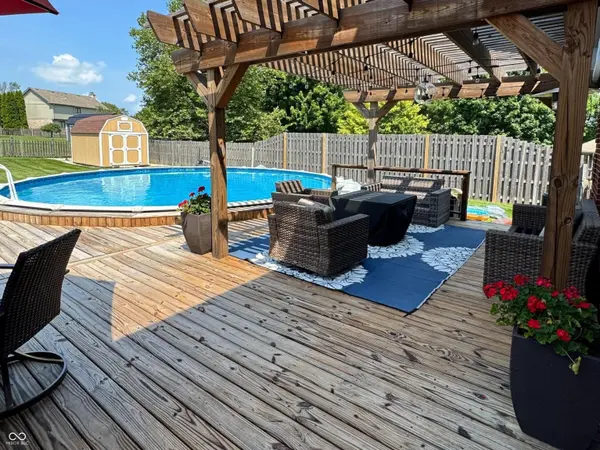 317 Edgewood PL E, Anderson, IN 46011