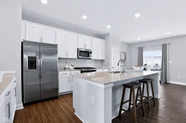 332 Fairfax WAY, Zionsville, IN 46077