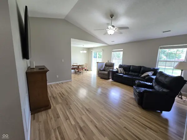 2069 Creekside DR, Seymour, IN 47274
