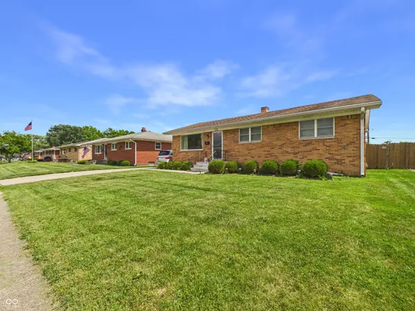 5551 Meadowood DR, Indianapolis, IN 46224
