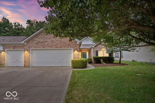 5882 Lost Oaks DR, Carmel, IN 46033