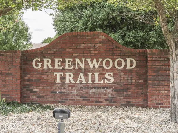 1014 Greenwood TRL E, Greenwood, IN 46142