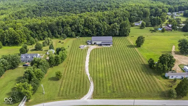 3932 W Thomastown RD, Scottsburg, IN 47170