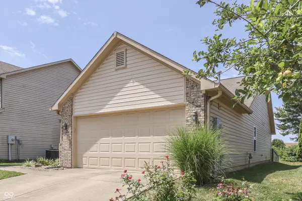 1670 Roundhouse CIR, Greenwood, IN 46143