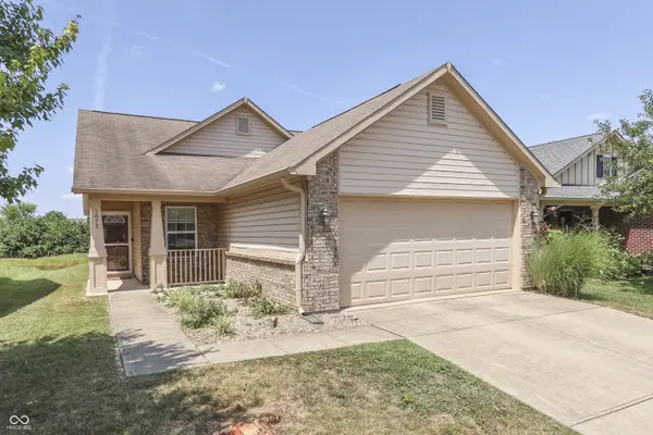1670 Roundhouse CIR, Greenwood, IN 46143