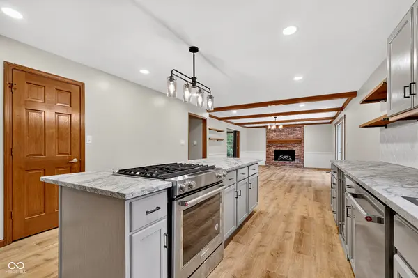 4130 Woodland Streams DR, Greenwood, IN 46143