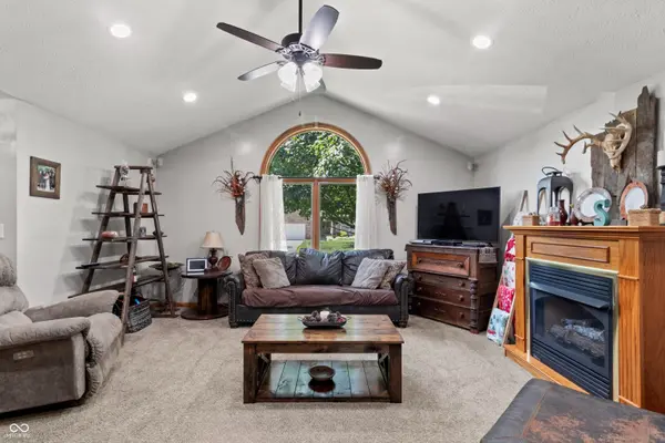 1135 Crystal CT, Avon, IN 46123