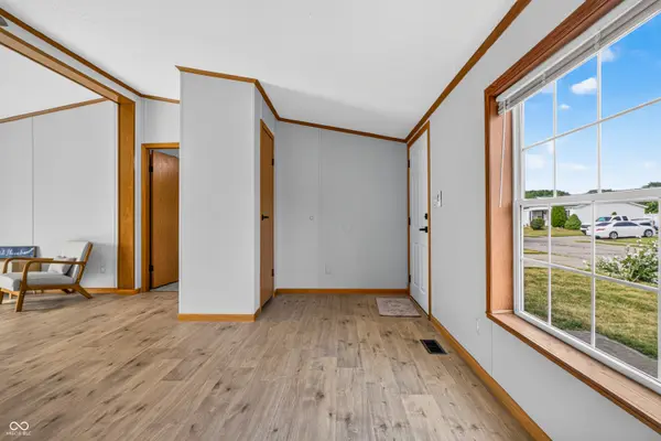 4690 Breckenridge, Columbus, IN 47203