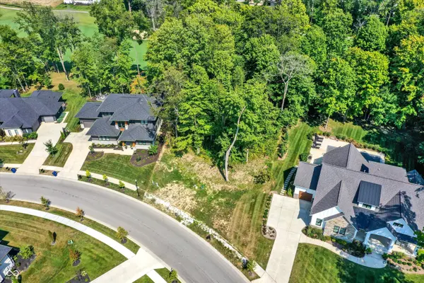 3809 Dartmoor WAY, Zionsville, IN 46077