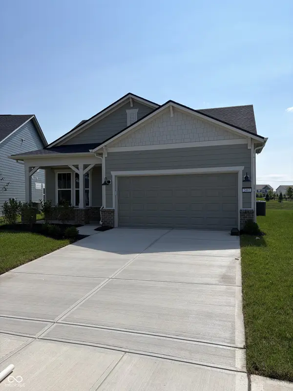2592 Goldfinger LN, Westfield, IN 46074