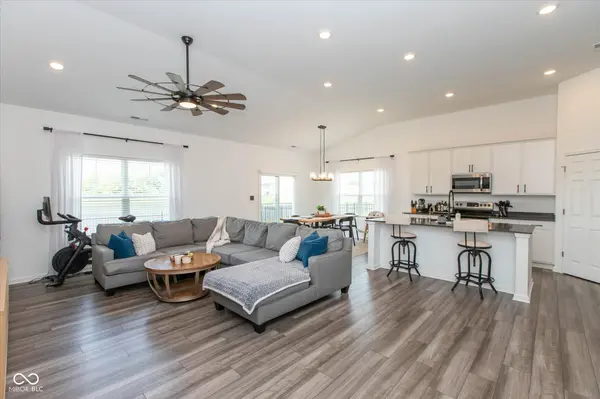 17976 Paula WALK, Westfield, IN 46074