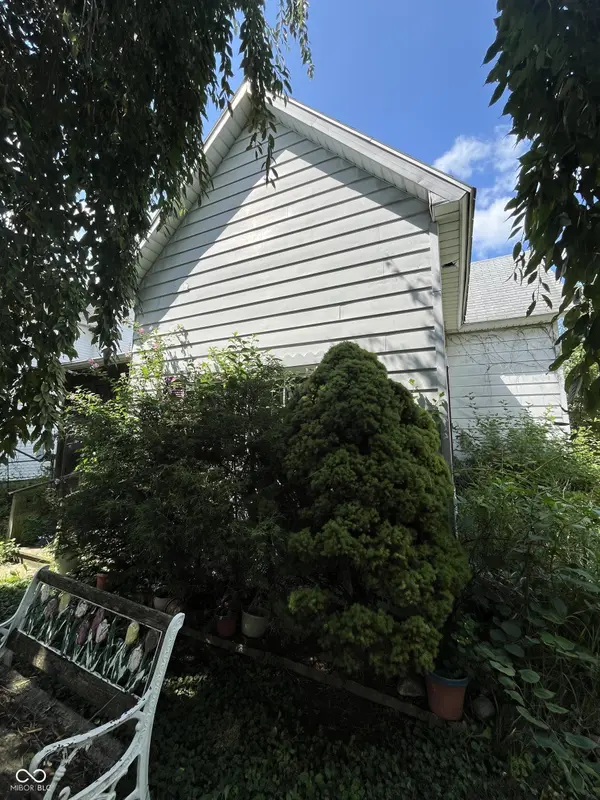 702 E 13th ST, Muncie, IN 47302