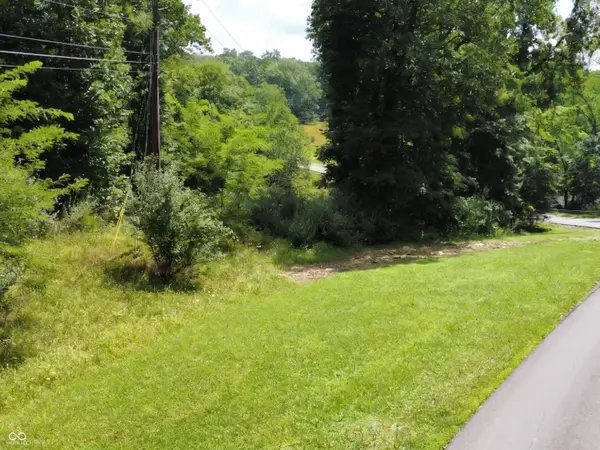 8539 Center Lake RD, Nineveh, IN 46164