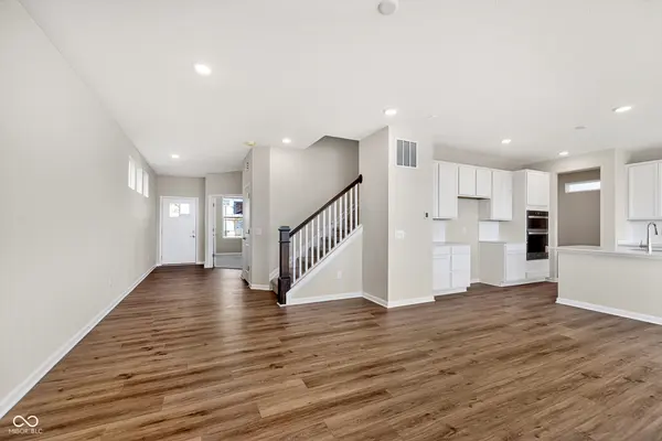 3332 Albatross DR, Whitestown, IN 46075