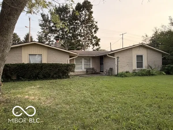 722 Howard RD, Greenwood, IN 46142