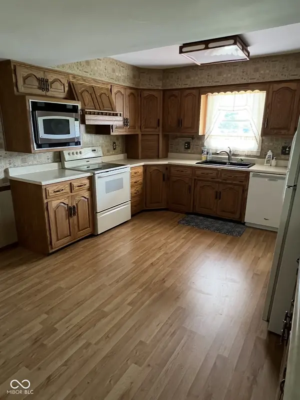 1703 W 221st ST, Sheridan, IN 46069