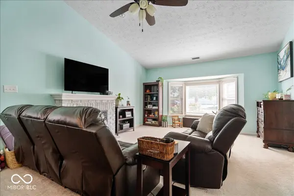 426 Waterford LN, Avon, IN 46123