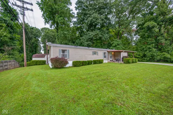 4858 South Shore DR, Nashville, IN 47448