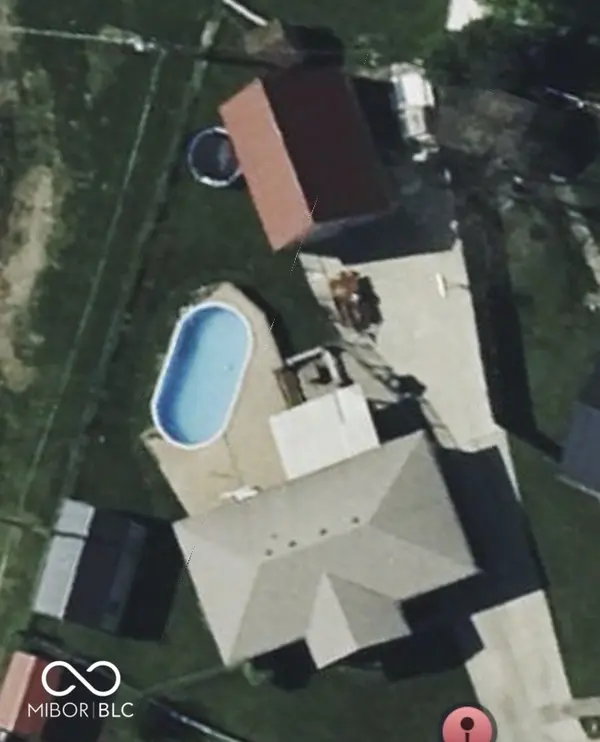 204 Glasgow DR, Edinburgh, IN 46124