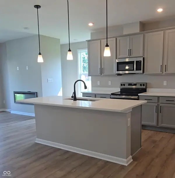 6142 Parsonage PL, Mccordsville, IN 46055