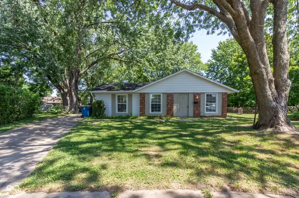 9 Greenbriar CT, Whiteland, IN 46184
