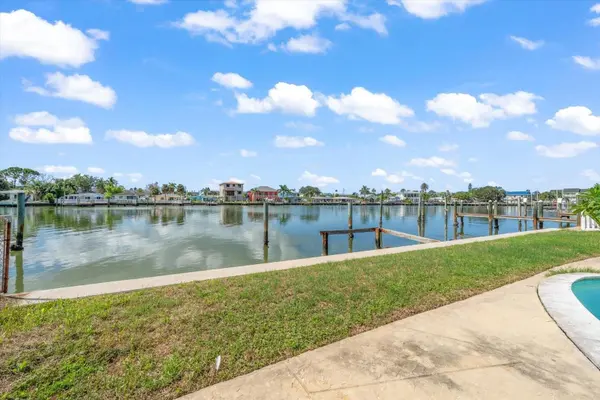 337 LA HACIENDA DR, Indian Rocks Beach, FL 33785