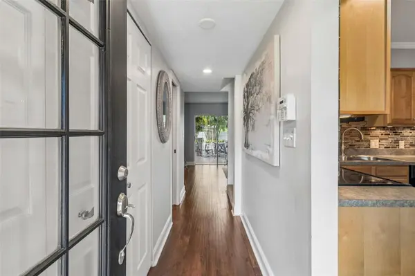 111 S LAUBER WAY #B, Tampa, FL 33609