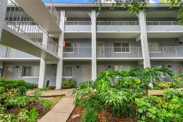 109 OYSTER BAY CIR #220, Altamonte Springs, FL 32701