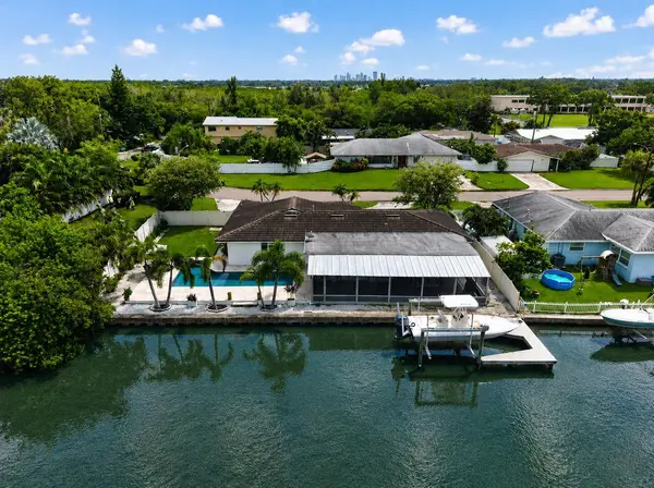 491 79TH AVE NE, St Petersburg, FL 33702
