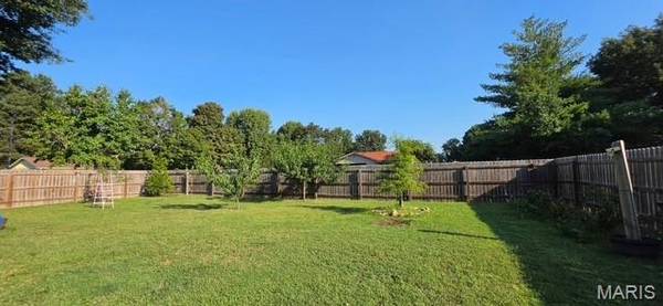 902 Glenn DR, Sikeston, MO 63801
