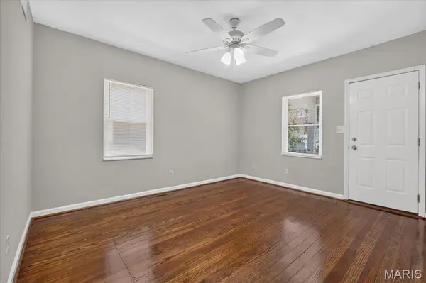 2415 Florent AVE, St Louis, MO 63143